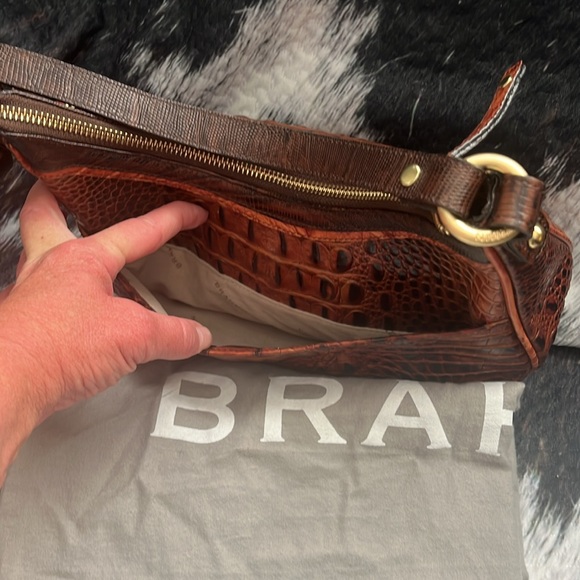 Brahmin- two tone handbag LIKE NEW - Picture 4 of 8